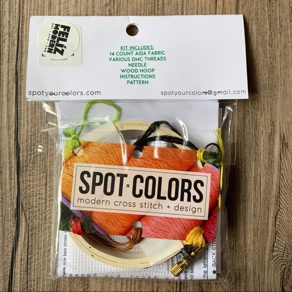 Counted Cross Stitch Kit - Picture 3 of 5